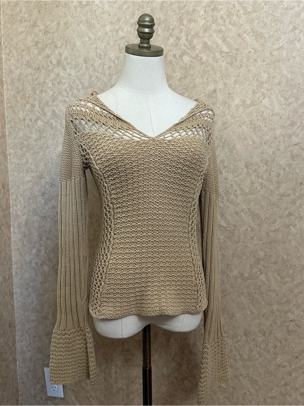 VTG Y2K 2000s Brown Tan Chunky Open Knit 
Bell Sleeve Hooded Sweater